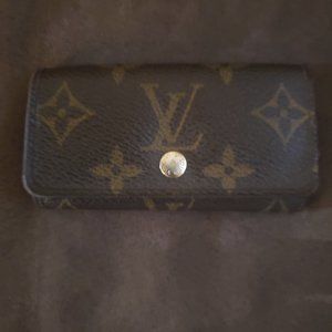 Louis Vuitton 4 ring key holder